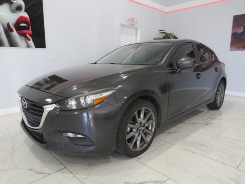 Used 2018 MAZDA MAZDA3 Touring image 8