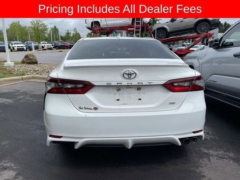 Used 2022 Toyota Camry SE FWD image 4