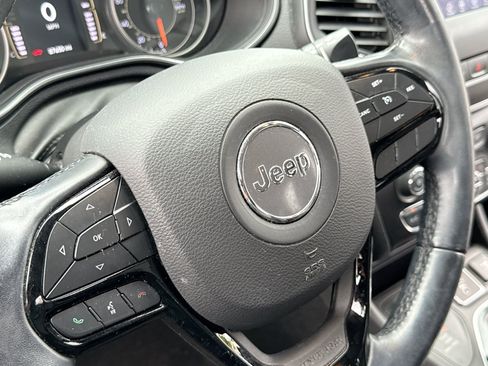 Used 2020 Jeep Cherokee Latitude Plus AWD/4WD image 12