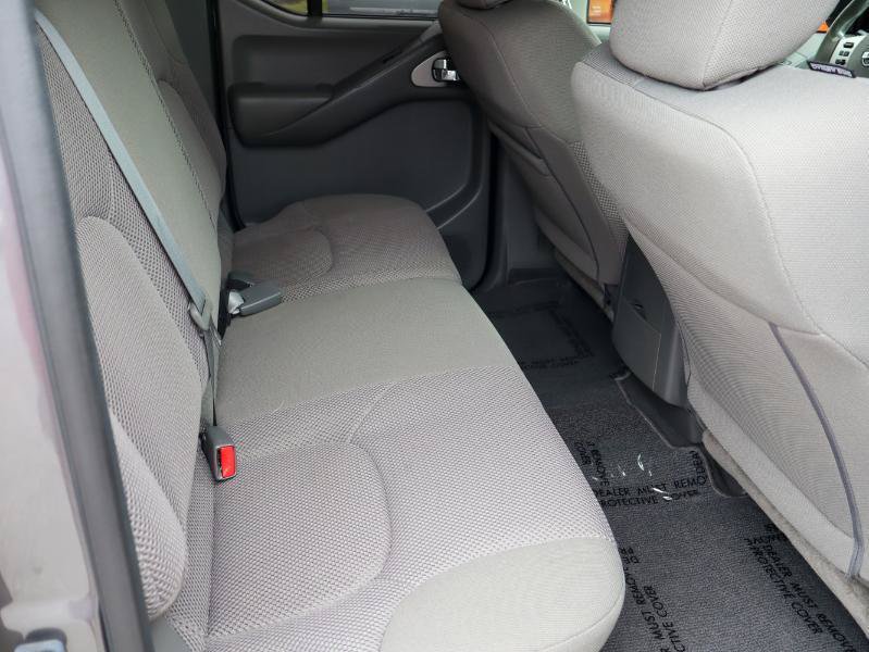 Used 2020 Nissan Frontier SV RWD image 15