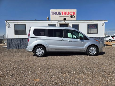 Used 2021 Ford Transit Connect XLT FWD image 5