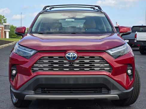 Used 2022 Toyota RAV4 Limited AWD/4WD image 3