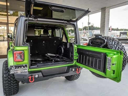 Used 2019 Jeep Wrangler Unlimited Sahara AWD/4WD image 10