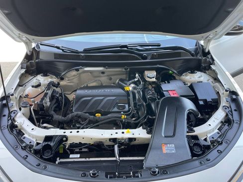 Used 2025 Buick Envista Sport Touring image 32