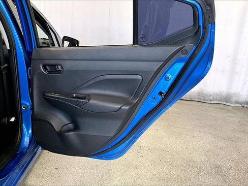 Used 2023 Nissan Versa SV FWD image 23