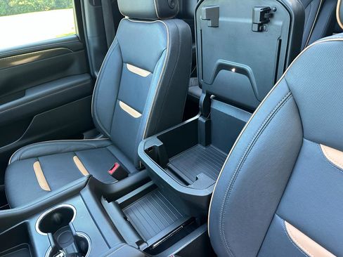 Used 2024 GMC Yukon AT4 w/ Technology Package AWD/4WD image 63