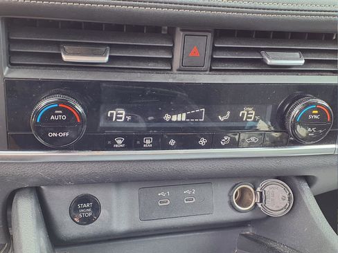 Used 2024 Nissan Rogue SV image 17