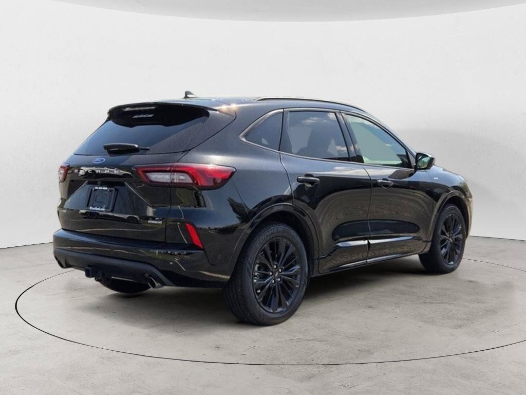 Used 2024 Ford Escape ST-Line Elite w/ Premium Technology Package AWD/4WD image 3