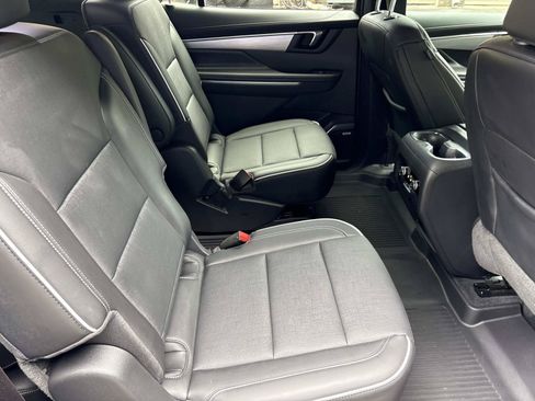 Used 2025 Buick Enclave Preferred w/ Trailering Package, 5000 lbs. AWD/4WD image 33