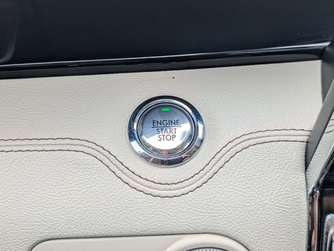 Used 2021 Lincoln Navigator Reserve w/ Luxury Package RWD image 30
