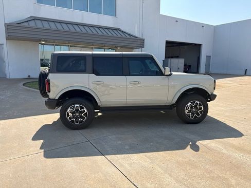 Used 2025 Ford Bronco Outer Banks AWD/4WD image 8
