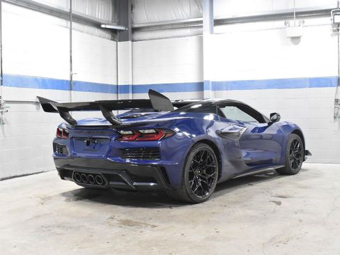 Used 2025 Chevrolet Corvette ZR1 w/ ZR1 Carbon Fiber Aero Package RWD image 19