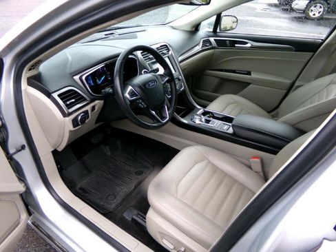 Used 2018 Ford Fusion Energi SE image 9