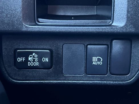 Used 2019 Toyota Tacoma SR image 27