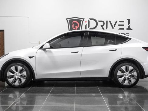 Used 2023 Tesla Model Y Long Range AWD/4WD image 12