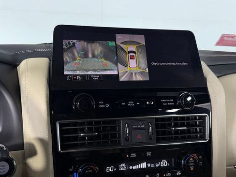 Used 2024 INFINITI QX80 Sensory AWD/4WD image 18