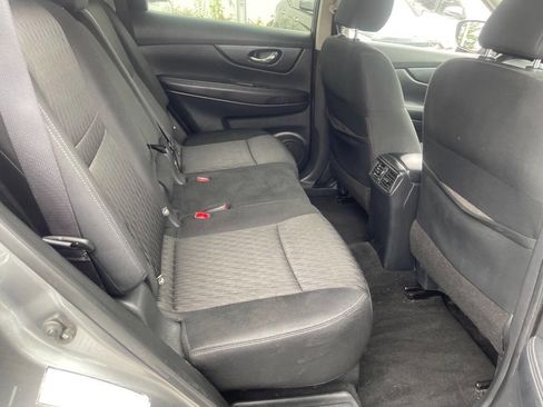 Used 2018 Nissan Rogue SV AWD/4WD image 26