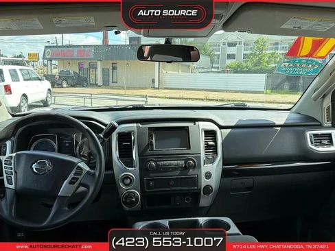 Used 2017 Nissan Titan SV AWD/4WD image 25