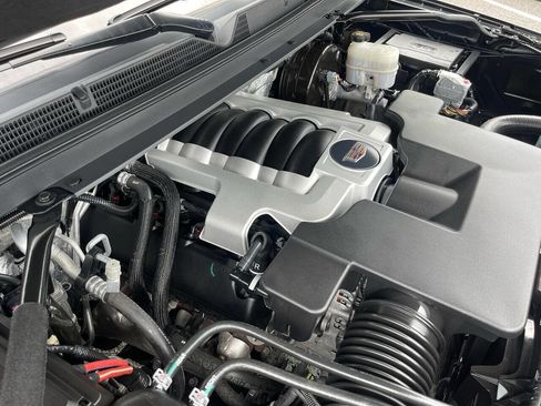 Used 2018 Cadillac Escalade ESV Premium Luxury image 43