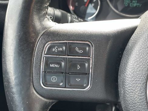 Used 2015 Jeep Wrangler Unlimited Sahara w/ Connectivity Group AWD/4WD image 20
