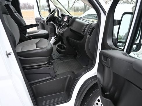 Used 2024 RAM ProMaster 2500 w/ Convenience Group image 19