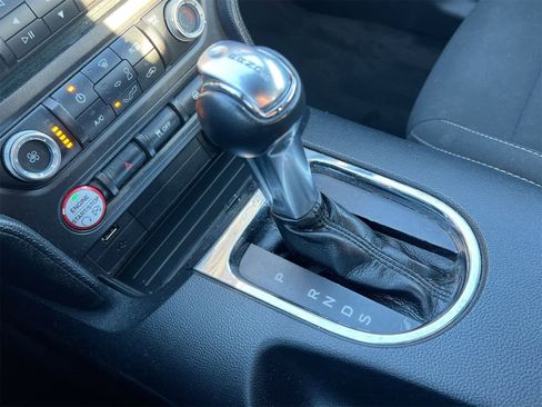 Used 2017 Ford Mustang Coupe image 31