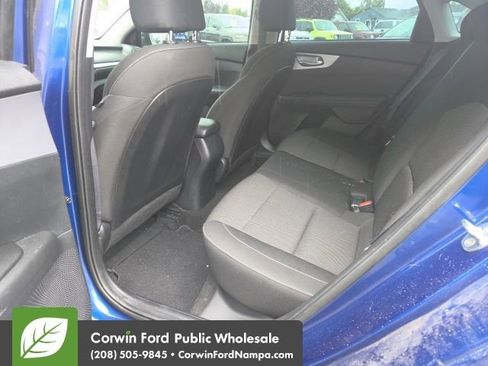 Used 2023 Kia Forte LXS w/ LXS Technology Package FWD image 10