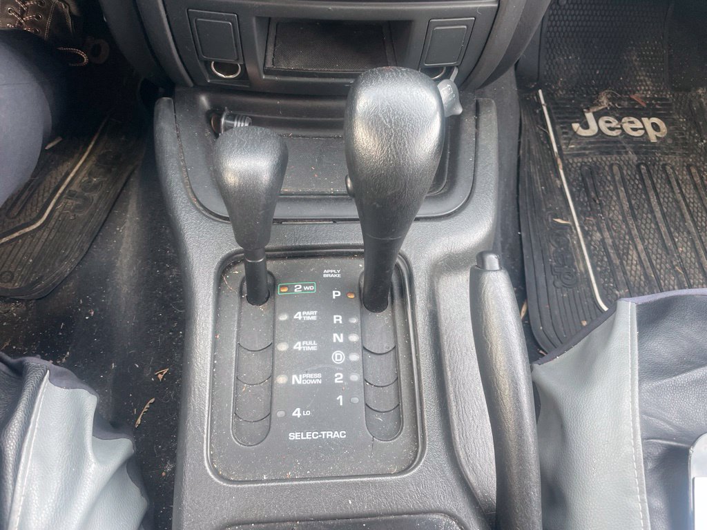 Used 2004 Jeep Grand Cherokee Laredo w/ Convenience Group AWD/4WD image 19