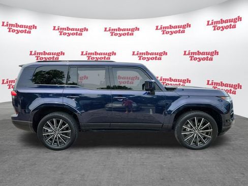 Used 2024 Lexus GX 550 w/ Accessory Package (Z1) AWD/4WD image 2