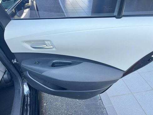 Used 2020 Toyota Corolla LE FWD image 27