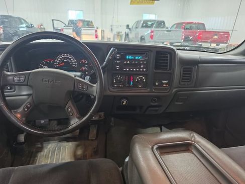 Used 2003 GMC Sierra 2500 SLE w/ Snow Plow Prep Package AWD/4WD image 4