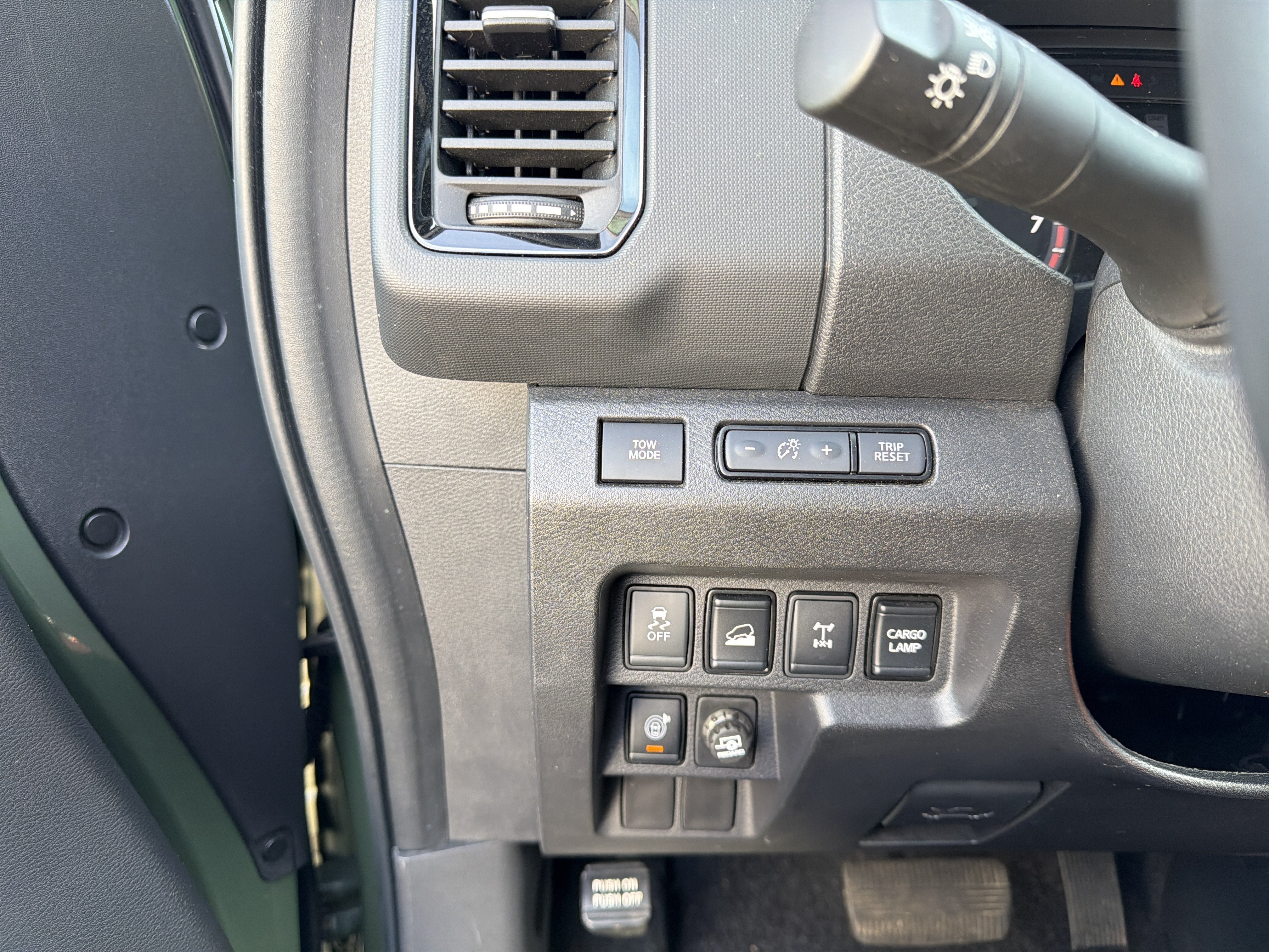 Used 2024 Nissan Frontier PRO-4X w/ Technology Package AWD/4WD image 17