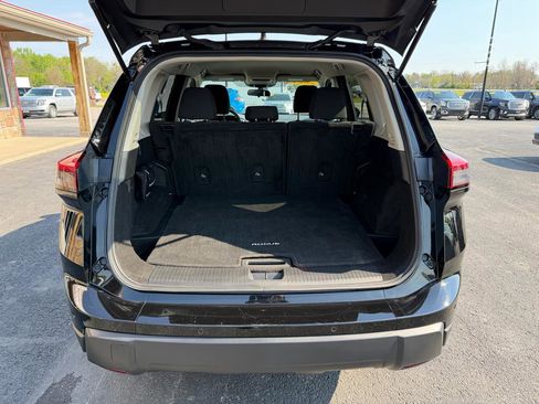Used 2024 Nissan Rogue S image 6