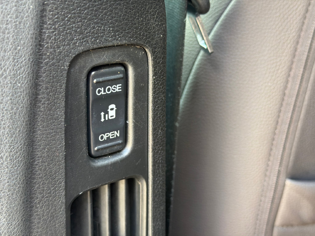 Used 2018 Honda Odyssey EX-L image 22