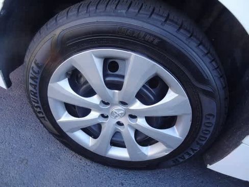 Used 2021 Toyota Corolla LE image 11