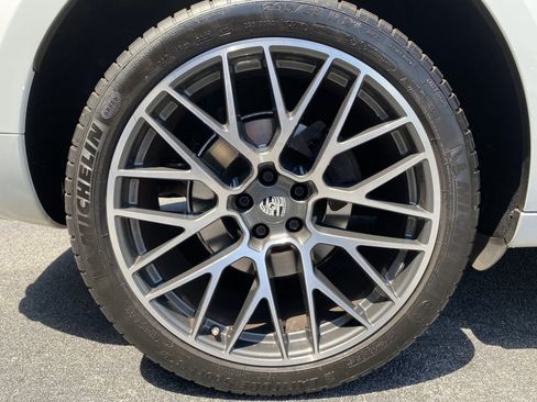 Used 2020 Porsche Macan S AWD/4WD image 38
