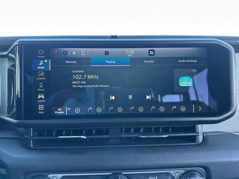 Used 2024 Jeep Wrangler Sport S image 31