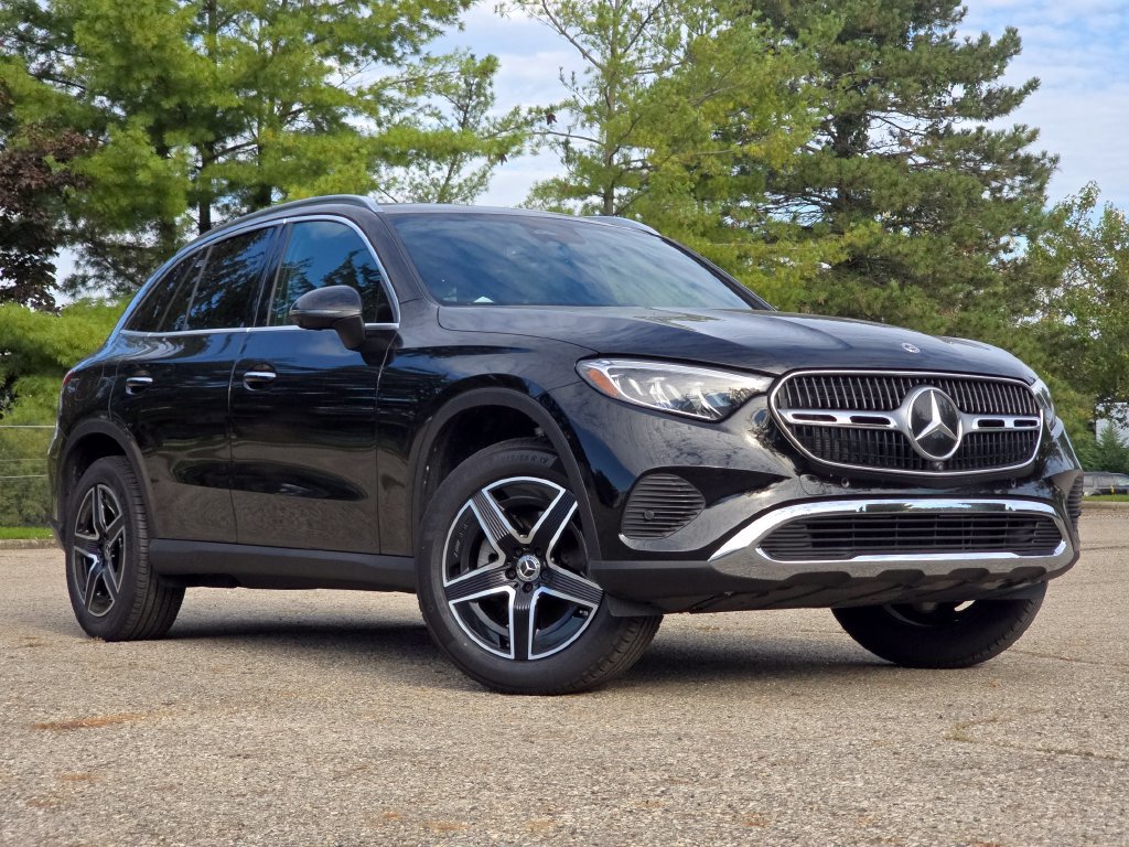 Used 2026 Mercedes-Benz GLC 300 4MATIC image 1
