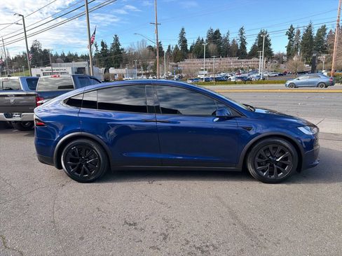 Used 2022 Tesla Model X Plaid image 9