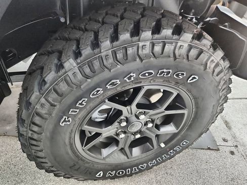 New 2025 Jeep Gladiator Sport image 33