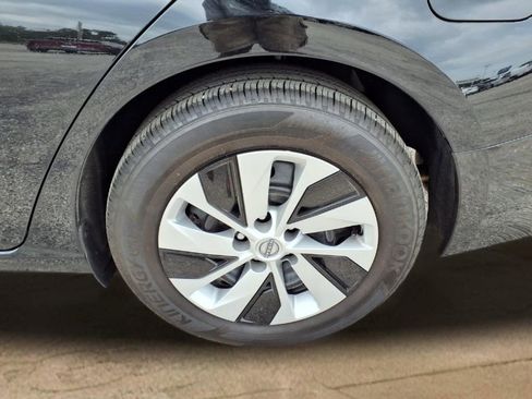 Used 2025 Nissan Altima 2.5 S FWD image 24