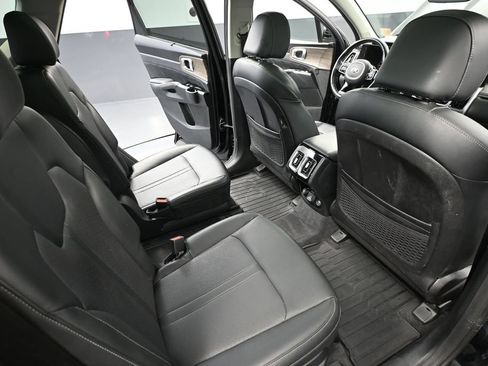 Used 2021 Kia Sorento EX AWD/4WD image 40