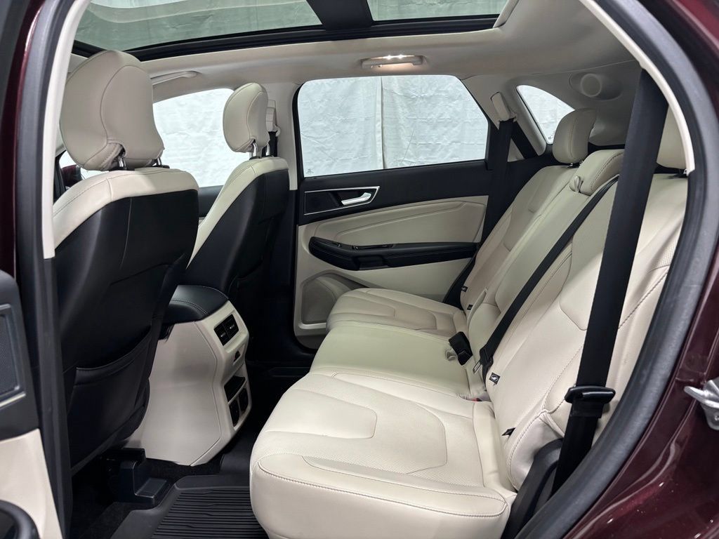 Used 2018 Ford Edge Titanium w/ Equipment Group 301A AWD/4WD image 45