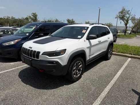 Used 2020 Jeep Cherokee Trailhawk AWD/4WD image 6