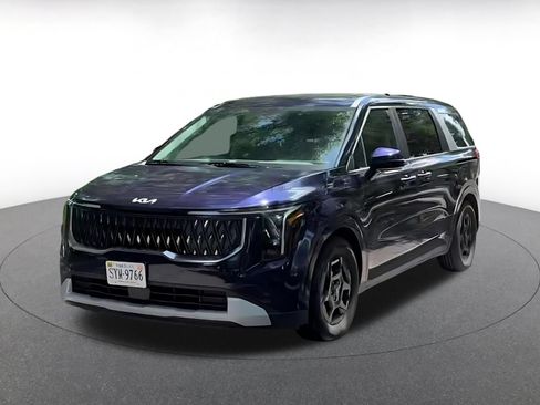 Used 2026 Kia Carnival FWD image 7