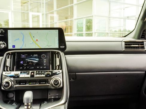 Used 2025 Lexus LX 700h Luxury w/ Appearance Package AWD/4WD image 18
