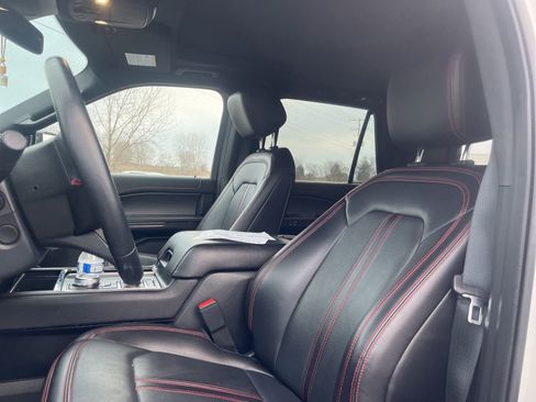 Used 2021 Ford Expedition Limited image 5