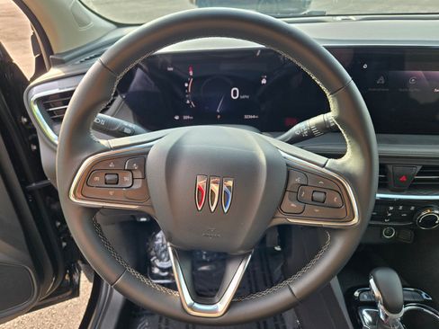 Certified 2025 Buick Encore GX Preferred FWD image 31