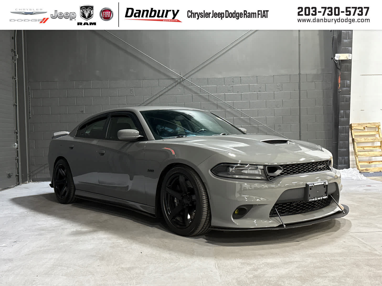 Used 2019 Dodge Charger Scat Pack w/ Dynamics Package RWD image 1
