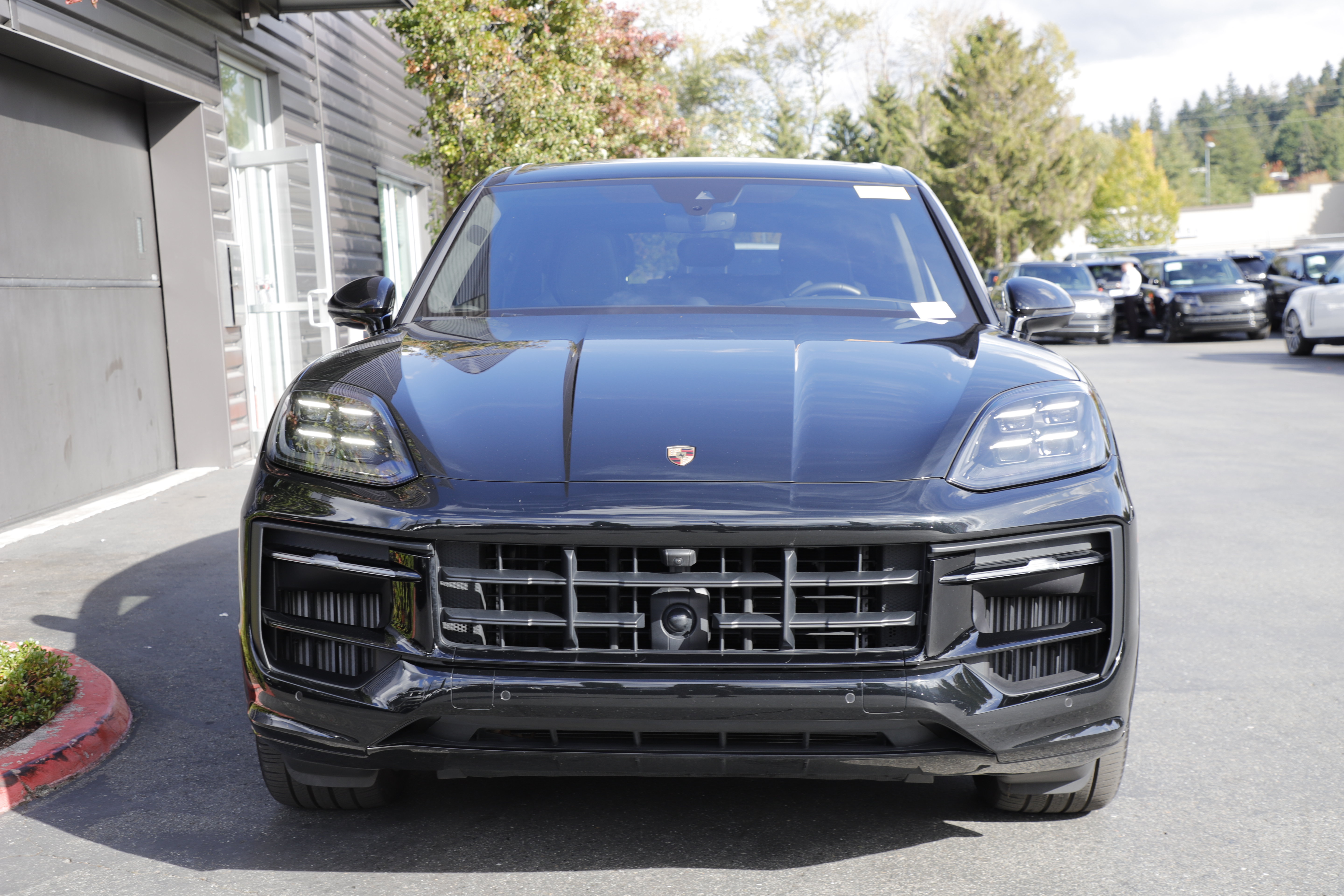 Used 2025 Porsche Cayenne GTS AWD/4WD image 4